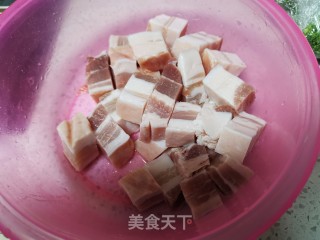 本帮栗子炖肉的做法步骤：1