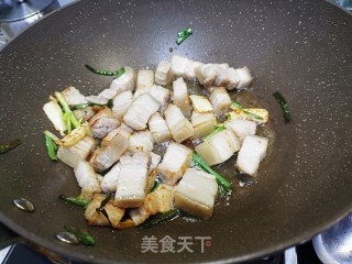 本帮栗子炖肉的做法步骤：8