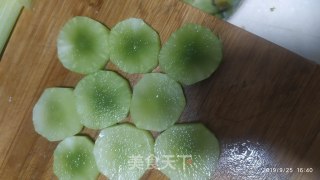 酿莴笋的做法步骤：1