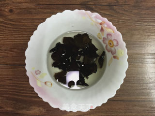素炒藕片的做法步骤：1