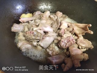 黑啤酒焖鸭的做法步骤：1