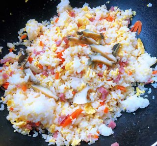鲍鱼什锦炒饭的做法步骤：9