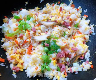 鲍鱼什锦炒饭的做法步骤：10