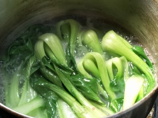 咸蛋双菇油菜的做法步骤：3
