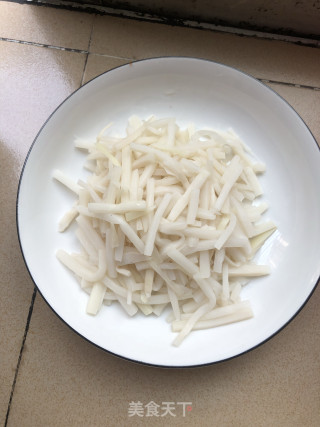 瘦肉炒脆笋的做法步骤：1