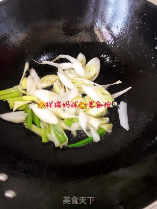 【仙草味道私房菜】之葱爆羊肉的做法步骤：3
