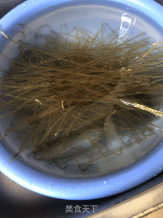 酸白菜猪肉炖粉条的做法步骤：1
