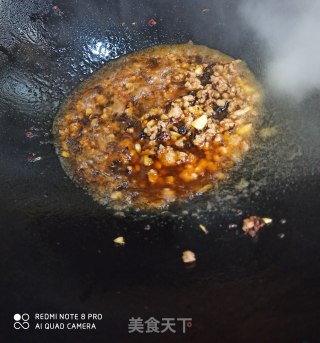 小米辣肉末炒毛豆的做法步骤：4