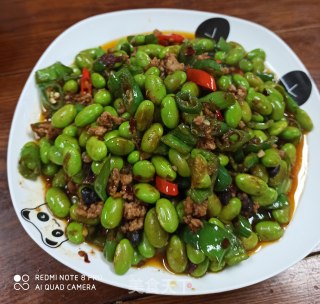 小米辣肉末炒毛豆的做法步骤：8