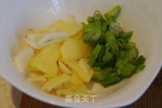 醋焖多子鱼的做法步骤：2