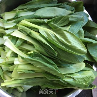 金钩海米炒青菜的做法步骤：1