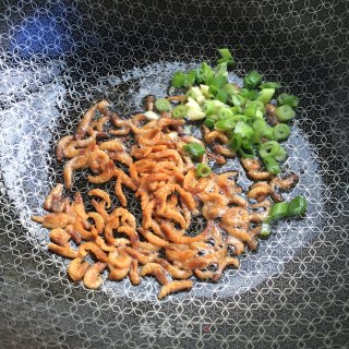 金钩海米炒青菜的做法步骤：4