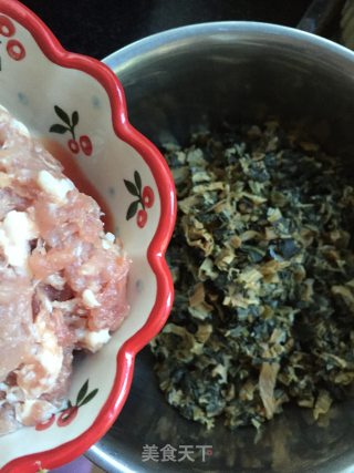 梅菜鲜肉包的做法步骤：5