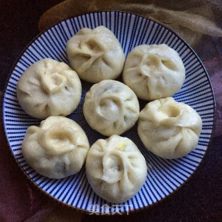 梅菜鲜肉包的做法步骤：13
