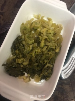 酸菜肥牛煲的做法步骤：3