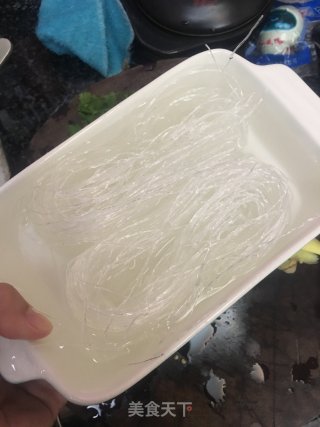 酸菜肥牛煲的做法步骤：5