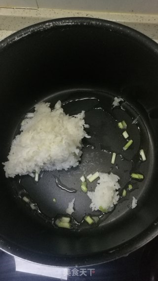 皮蛋瘦肉粥的做法步骤：2