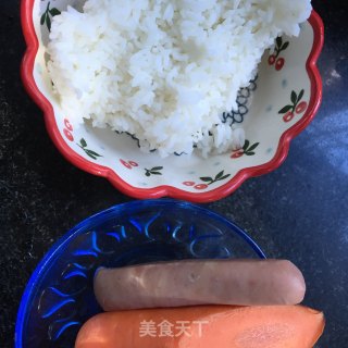 酸豇豆香肠炒饭的做法步骤：1