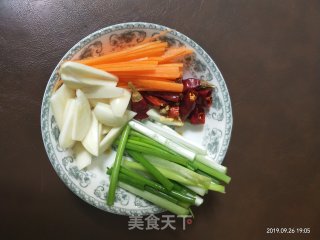 辣炒茭白丝的做法步骤：2