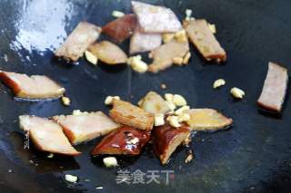 荷兰豆炒红肠的做法步骤：5