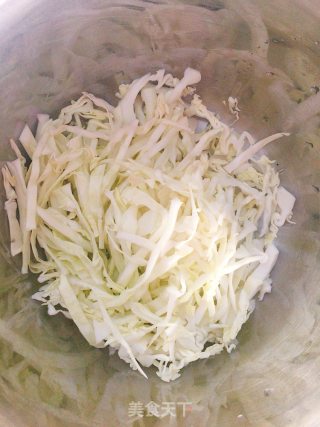 卷心菜鸡蛋饼的做法步骤：1