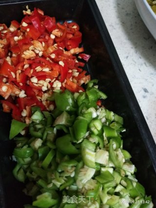 酸豆角炒牛肉干的做法步骤：2