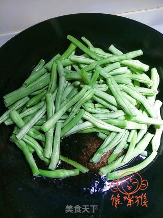 无丝豆烧土豆的做法步骤：3