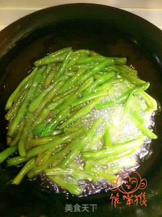 无丝豆烧土豆的做法步骤：4