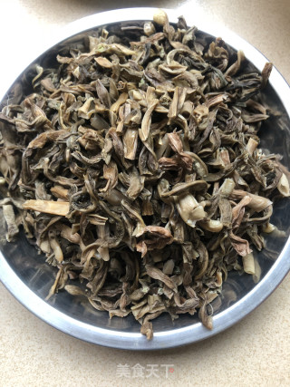 砂锅干豆角焖排骨的做法步骤：1