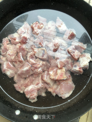 砂锅干豆角焖排骨的做法步骤：2