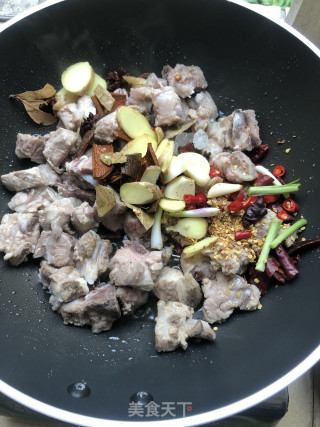 砂锅干豆角焖排骨的做法步骤：7