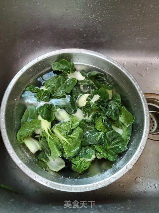烫小白菜的做法步骤：1