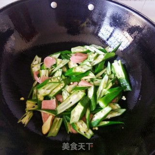 秋葵火腿炒蛋的做法步骤：6