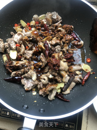 莲藕焖鸭肉的做法步骤：7