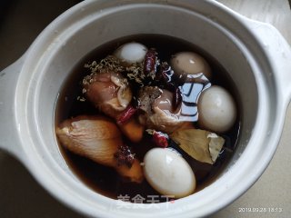 卤鸡腿卤蛋的做法步骤：1