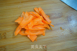 芹菜木耳炒鸡蛋的做法步骤：3