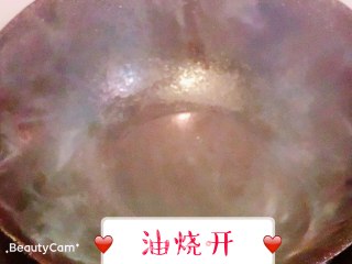 泡椒萝卜干炒鸭肠的做法步骤：3