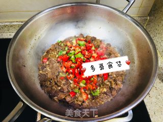 下饭菜～辣椒炒笋干的做法步骤：6