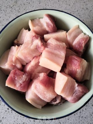 红烧肉的做法步骤：1