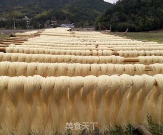衢州炒米粉干～与众不同的炒粉干的做法步骤：1