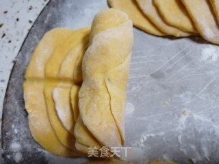 南瓜玫瑰花馒头的做法步骤：6