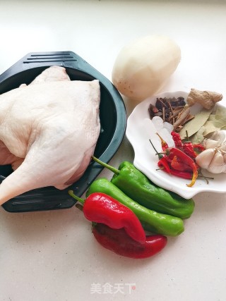 鸭腿烧莲藕的做法步骤：1