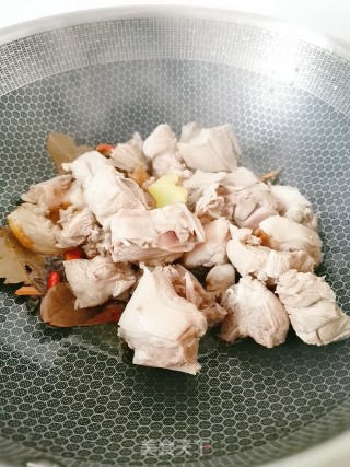 鸭腿烧莲藕的做法步骤：8