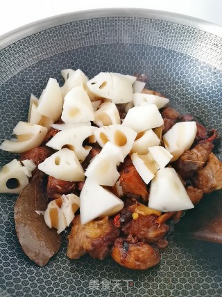 鸭腿烧莲藕的做法步骤：10