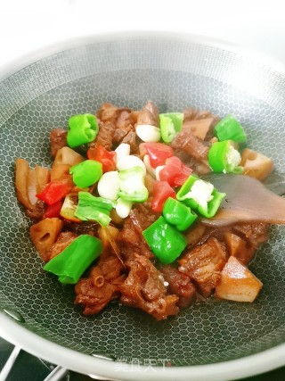 鸭腿烧莲藕的做法步骤：14