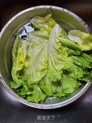 牛肉丸生菜汤的做法步骤：1