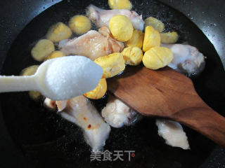 栗子烧鸡翅根的做法步骤：6
