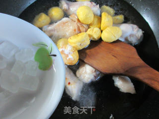 栗子烧鸡翅根的做法步骤：7