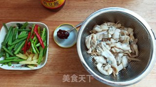 青红椒炒蛏子的做法步骤：3