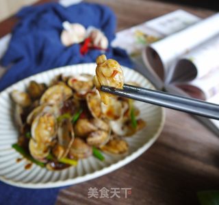 香辣豆瓣炒花甲的做法步骤：9